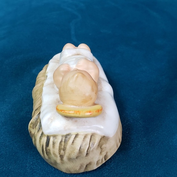 Vintage Goebel manger scene - Picture 9 of 13